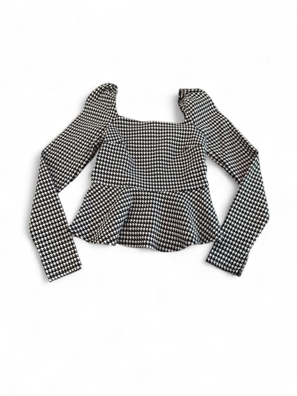 Francesca’s Mi Ami Houndstooth Peplum Long Sleeve Top